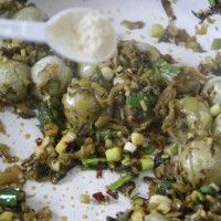 独具风味的云南特色菜——腌菜炒汤圆的做法图解8