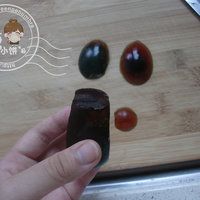 零厨艺宴客冷盘鱼戏(皮蛋豆腐)的做法图解2