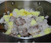 咖喱土豆炖排骨的做法图解7