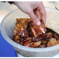 无锡的糖醋排骨的做法图解1