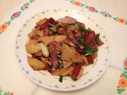 冬笋炒腊肉的做法
