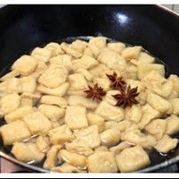 无锡最有名的特色小吃——卤汁豆腐干的做法图解4