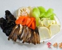 海鲜麻辣香锅的做法图解2