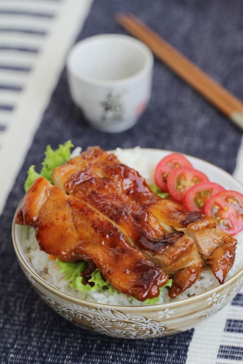 拉歌蒂尼菜谱:照烧鸡排的做法