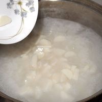 山药猪肝西芹粥的做法图解4