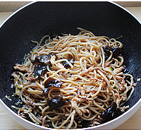 肉丝伊府面的做法图解5