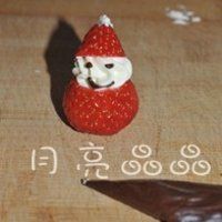 草莓圣诞老人的做法图解5