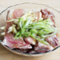 排骨煲仔饭的做法图解1
