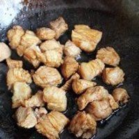 鹌鹑蛋红烧肉的做法图解6