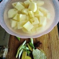 红烧土豆的做法图解2