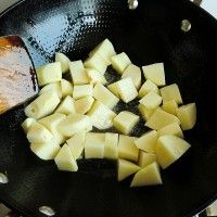 红烧土豆的做法图解3