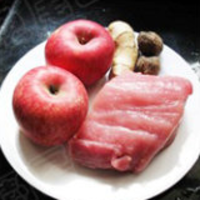 苹果瘦肉汤的做法图解1