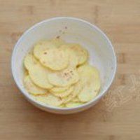微波炉自制薯片的做法图解2