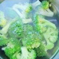 杏鲍菇扣西兰花的做法图解2