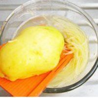 美味土豆饼的做法图解2