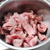 杭椒牛柳的做法图解1