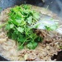 金针菇炒羊肉卷 的做法图解5