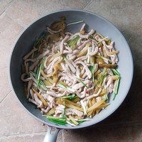 榨菜炒肉丝的做法图解3