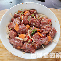 黑蒜子牛肉粒的做法图解6