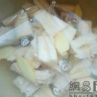 藕煨排骨汤的做法图解3
