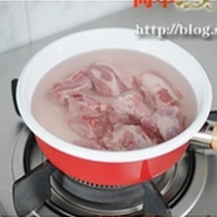 枸菊排骨汤的做法图解3