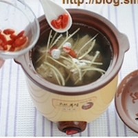 枸菊排骨汤的做法图解5