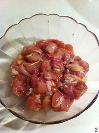 很受小朋友喜欢的鸡肉做法——黑椒炒子鸡的做法图解2