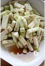 少油的鱼香茄子的做法图解6