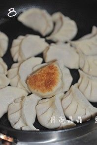 藕丁猪肉煎饺的做法图解8