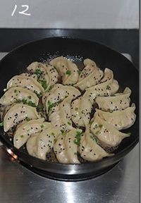 藕丁猪肉煎饺的做法图解12