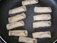 金底鲜肉锅贴的做法图解7
