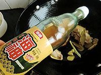 香菇焖鸡翅的做法图解5