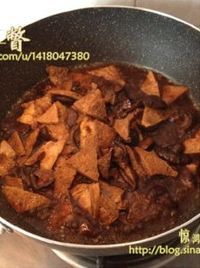 香菇烧冻豆腐的做法图解5