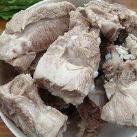 山药排骨汤的做法图解2