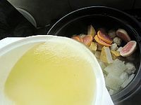 砂锅炖鱼丸的做法图解3
