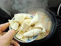 砂锅炖鱼丸的做法图解4