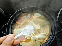 砂锅炖鱼丸的做法图解5
