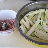 豆豉肉末烧茄子的做法图解2