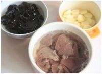 山药木耳溜肝片的做法图解1