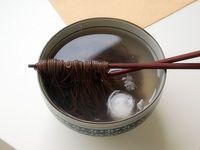 酸辣蕨根粉的做法图解2