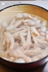 秘制泡椒凤爪的做法图解3