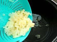 木瓜红枣银耳羹的做法图解3