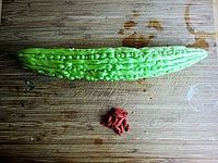 蜜汁苦瓜的做法图解1