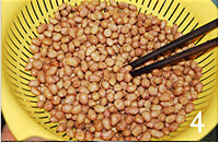 香酥椒盐花生米的做法图解2