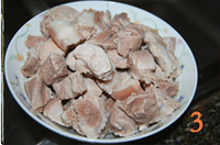 草菇烧肉的做法图解2