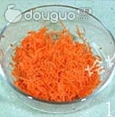 胡萝卜煎饼的做法图解1