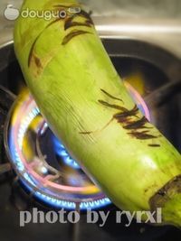 焦香手撕茄子——节后清肠素菜的做法图解1