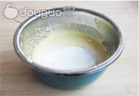 蛋黄海绵蛋糕的做法图解4
