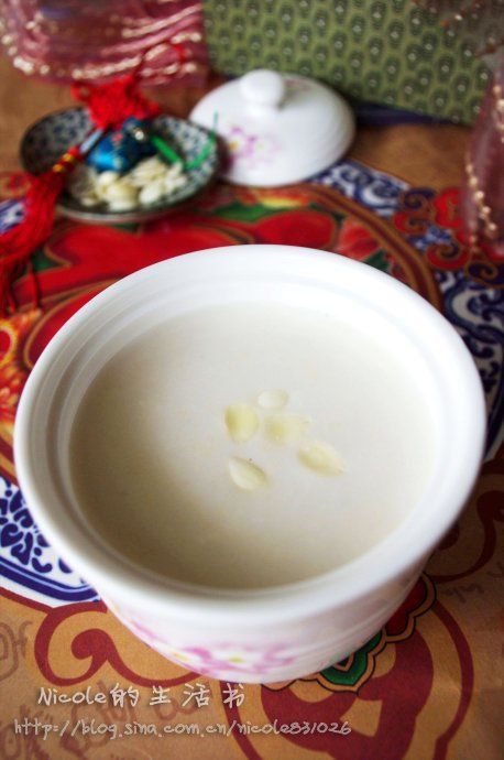 美白嫩肤杏仁茶的做法