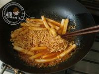 简单做韩餐外卖拉面炒年糕的做法图解5